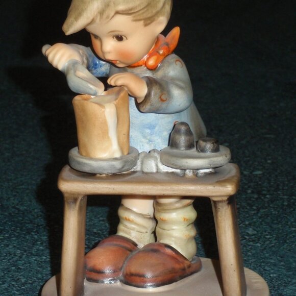 "A Fair Measure" Goebel Hummel Figurine #345 TMK5 ULTRA RARE EYES OPEN VERSION! - Picture 8 of 9